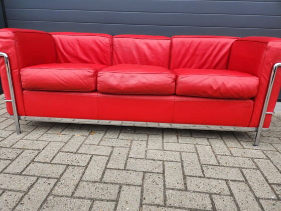 Image 1 of Cassina - LC2 3-Sitzer-Sofa aus rotem Leder von Le Corbusier