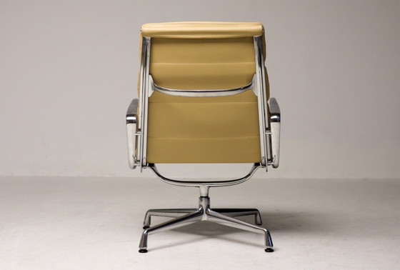 Image 1 of Vitra EA216 Soft Pad Lounge Chair