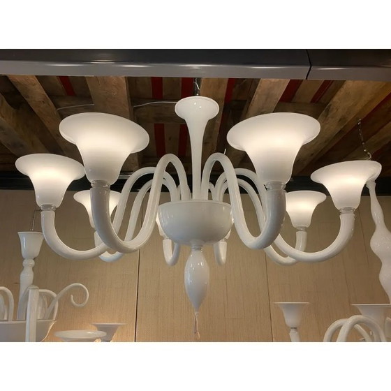 Image 1 of Lampadario contemporaneo italiano in vetro di Murano bianco in stile Decò