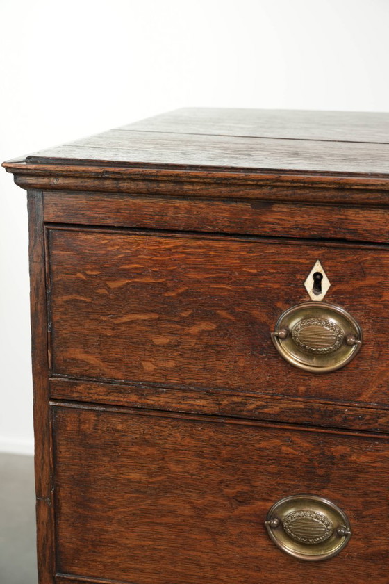 Beautiful Large Colorful English 18th Century Chest of Drawers/Commode with a Beautiful Patina – Wood (photo 10 of 13)