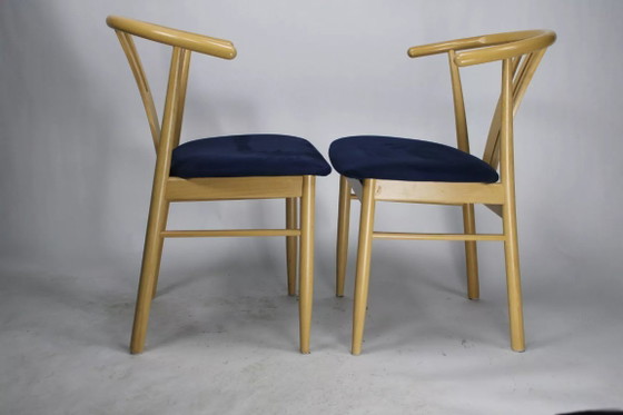 Image 1 of Vintage Vega-stoel van Reydeberg in blauw alcantara en eikenhout, jaren 90.