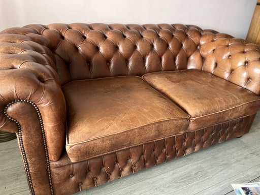 Chesterfield bank 2 brufoli