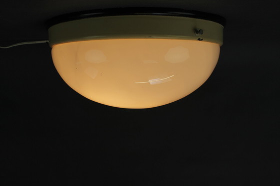 Image 1 of Industrielle Wand- oder Deckenleuchte aus Bakelit, 1940er Jahre.