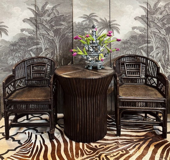 Image 1 of BRIGHTON EETHOEK …. 4 EETKAMERSTOELEN MODEL PAVILION EN TAFELPOOT MET ROOKGLAZEN BLAD CRESPI STYLE