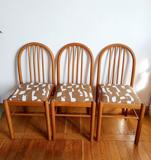 3x vintage stijl grenen en stoffen stoelen