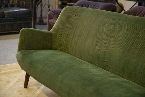 Green velvet canapé 1960s – 3-5 seaters, Scandinavian (photo 4 of 15)