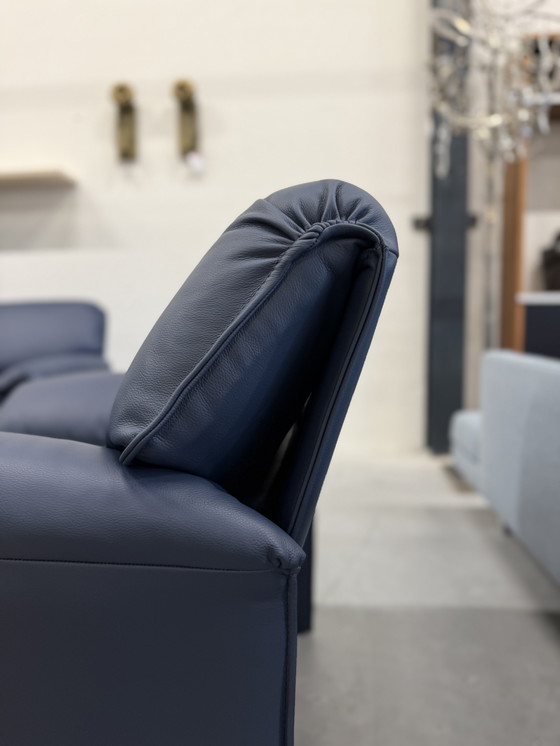 Image 1 of Leolux Bora Beta Armchair Ceras Mazerine Leather