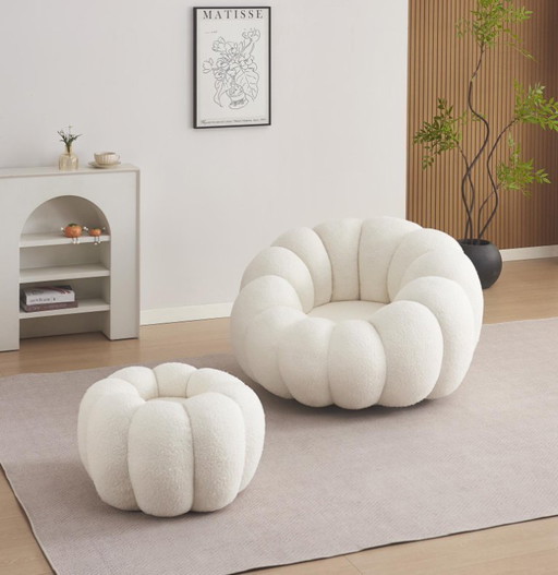 Sillón giratorio Pearl en tela de felpa beige con reposapiés otomano – Comodidad premium
