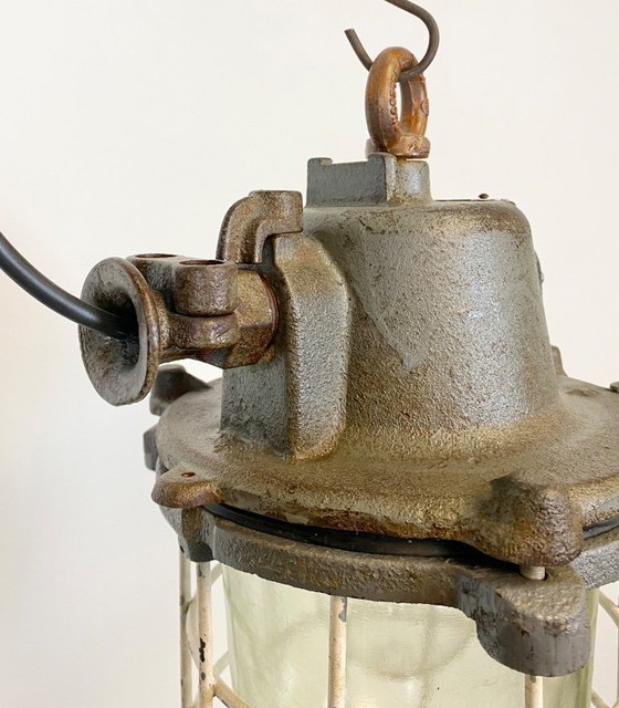 Image 1 of Suspension industrielle en fonte grise, style cage, années 1970