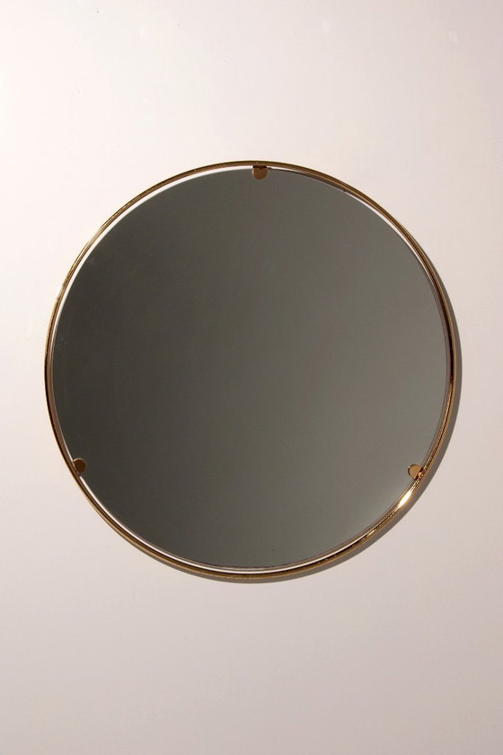 Image 1 of Specchio da parete in ottone massiccio italiano degli anni '60 con patina originale - Provenienza: Milano Nightlife