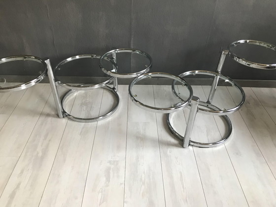 Image 1 of 2x Tables d'appoint doubles pivotantes Chrome