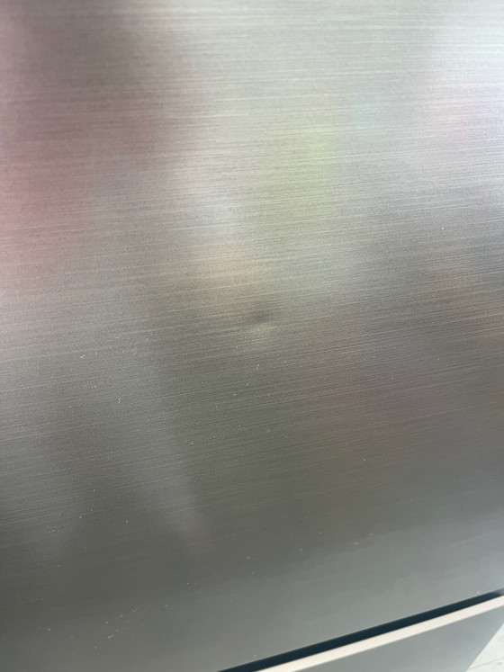 Samsung Kühl-Gefrierkombination – Aufbewahrungsschrank, Glas, Metall (photo 9 of 9)