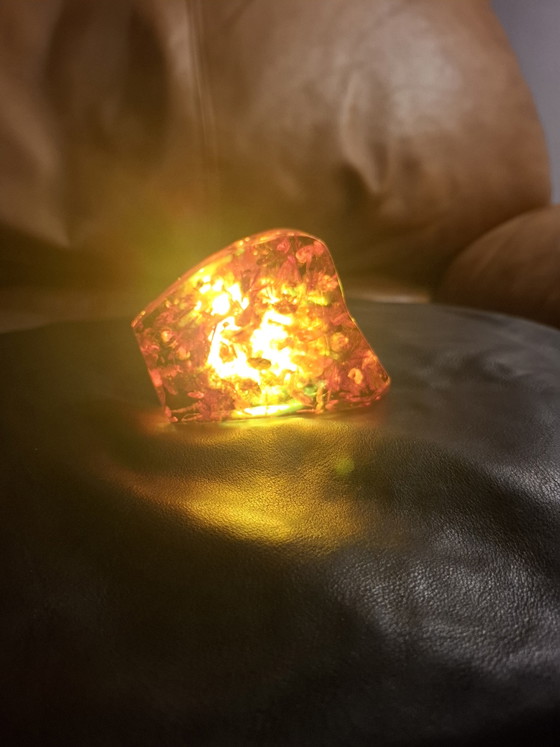 Massives, 120 g schweres, poliertes Exemplar aus baltischem Bernstein mit dichten Sonneneinschlüssen – (photo 14 of 14)
