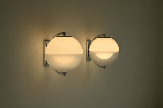 Image 1 of Set aus 2 großen Kugelwandlampen, Italien aus den 1960er Jahren.