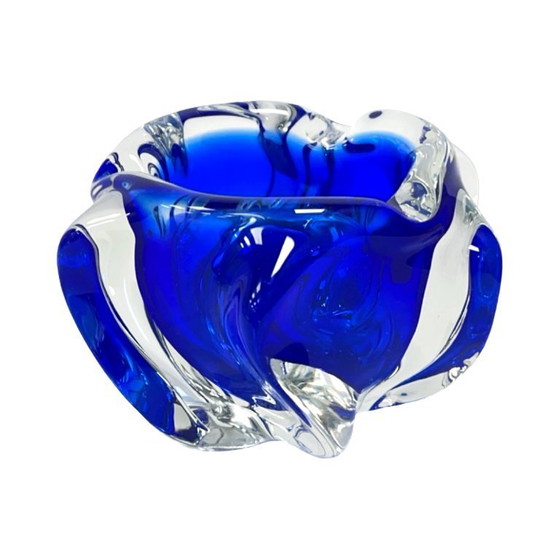 Image 1 of Chřibská Sklarna Cecoslovacchia anni '70 posacenere artistico a forma libera, vetro cobalto