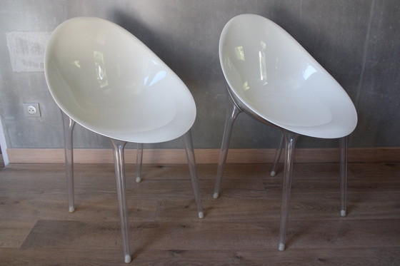 Image 1 of 4 sedie bianche Mr Impossible Kartell di Philippe Starck