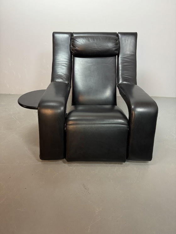 Image 1 of Italian Mid-Century Design 'Kilkis' Black Leather Lounge Chair with Integrated Small Sidetable, Designed by Ammaniti & Vitello 