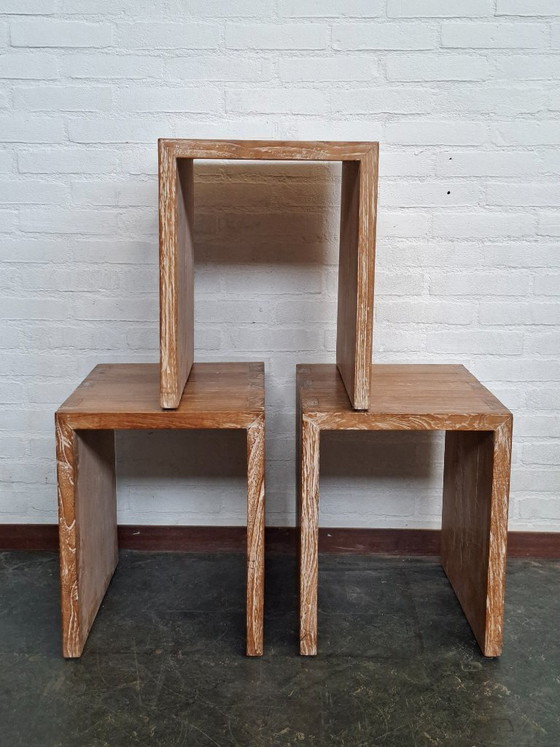 Image 1 of 3 tables d'appoint en bois massif