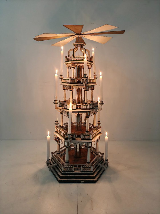 Image 1 of Pirámide navideña artesanal del siglo XIX – Arte popular