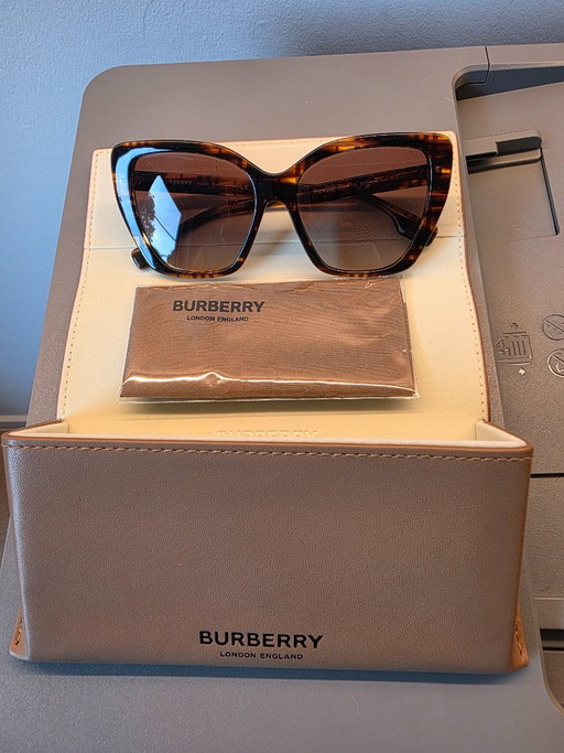Lunettes de soleil BURBERRY Tamsin
