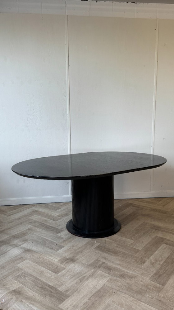 Image 1 of Vintage zwarte ronde eettafel 