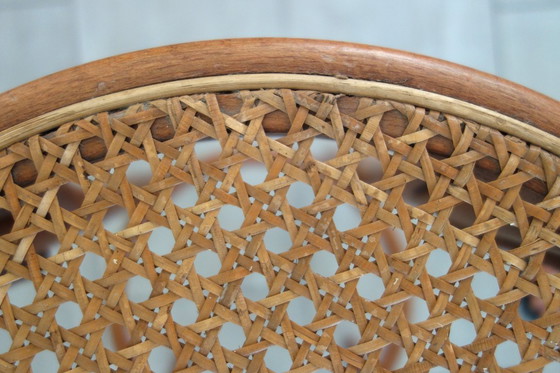 Image 1 of Hoge gebogen houten kruk met vintage rieten zitting