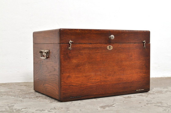 Image 1 of Cómoda antigua de roble con cajones, década de 1900