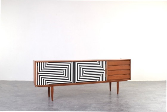 Credenza danese in teak dipinta a mano, stile Op Art, anni '60. – Credenze, Wood (photo 4 of 16)