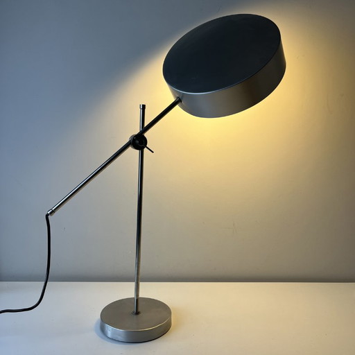 Bureau- of Tafellamp met 'Hengel' van Geanodiseerd Aluminium