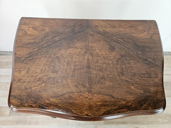 Een paar Chippendale nachtkastjes uit de jaren 1940, gemaakt van wortelnotenhout. – Wood, Klassiek (photo 6 of 16)