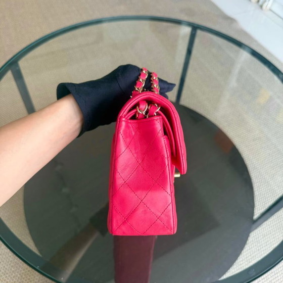 Image 1 of Chanel Classic Flap Small - 23 cm gewatteerd lamsleer rood goudkleurige hardware Serie 25