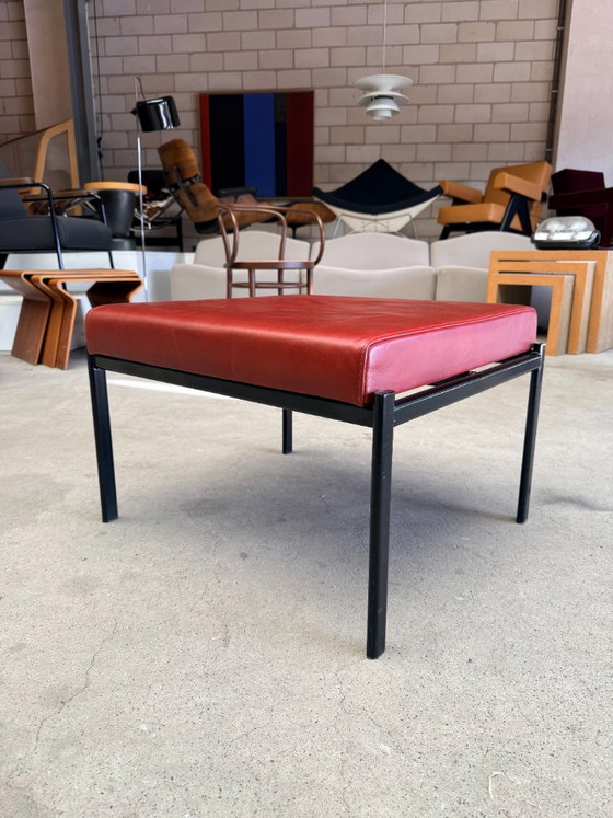 Artek Kiki Bank/Ottomane, Ilmari Tapiovaara – Hocker & Poufs, Leder, Metall (photo 3 of 8)