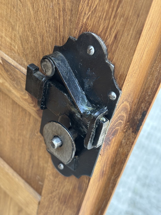 Image 1 of Massief eikenhouten kast – Spaans brutalistisch design, jaren 60