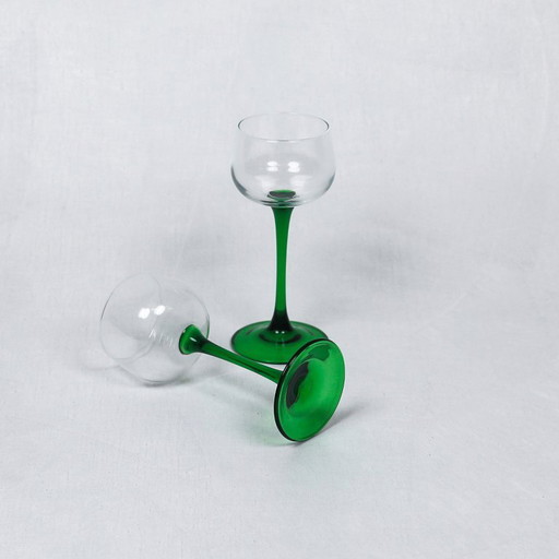 Vintage Luminarc Green-Stemmed Wine Glasses – Set of 10 (France, 1970s–1980s)