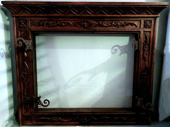 Image 1 of Camino Art Déco in teak massiccio intagliato e ferro battuto, 1920