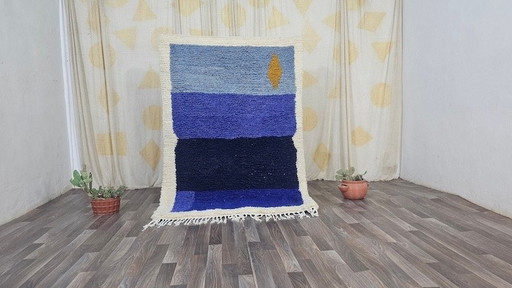 Alfombra tradicional de pura lana natural de 140 x 260 cm.