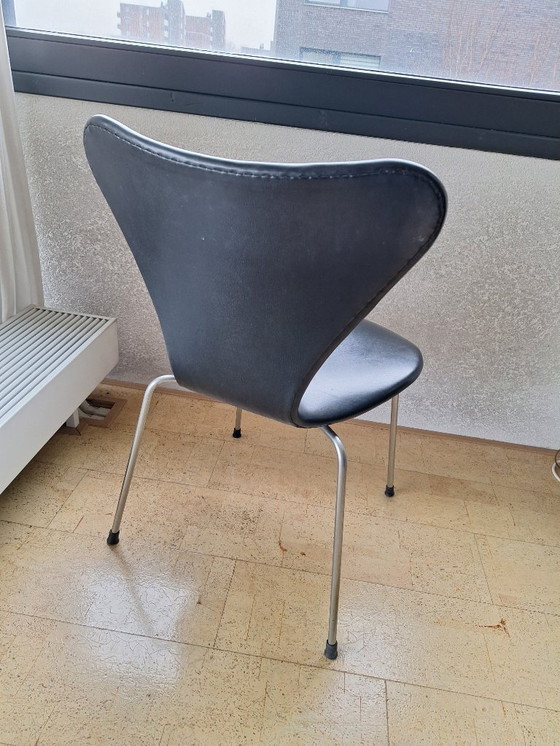 Image 1 of 4 x vintage Fritz Hansen butterfly chair black leatherette