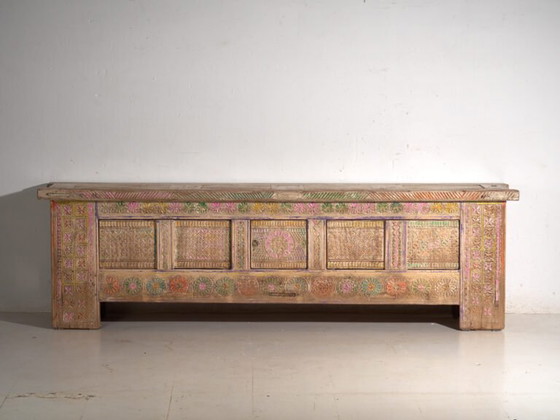 Antikes geschnitztes polychromes niedriges Sideboard aus Kiefernholz – Xinjiang, circa 1900 (photo 27 of 40)