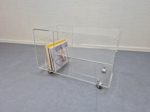 Carrito de plexiglás. Mueble de audio/mesa de centro de acrílico vintage.