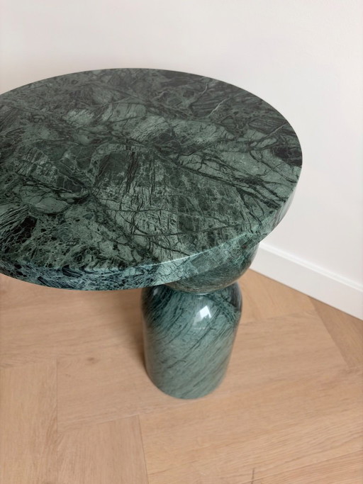 Mesa auxiliar de mármol verde