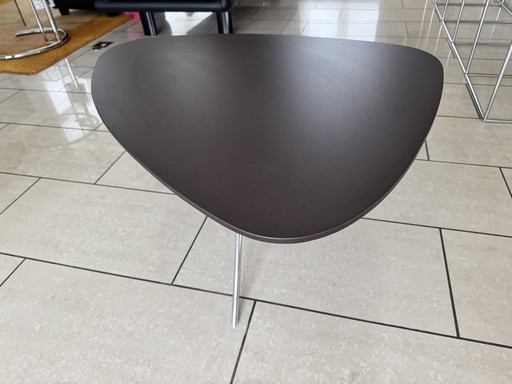 Leolux lily coffee table