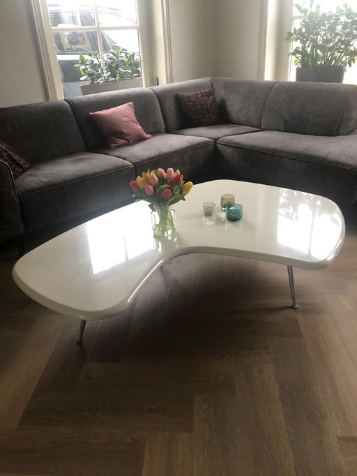 Shu coffee table by Roderick Vos