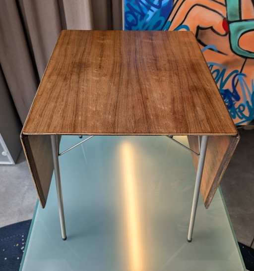 Arne Jacobsen 'Drop Leaf' 3601 table | Fritz Hansen