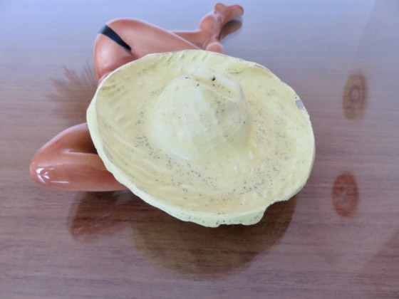 Image 1 of Raro cenicero "pin up" de cerámica Monaco, 1950 1960