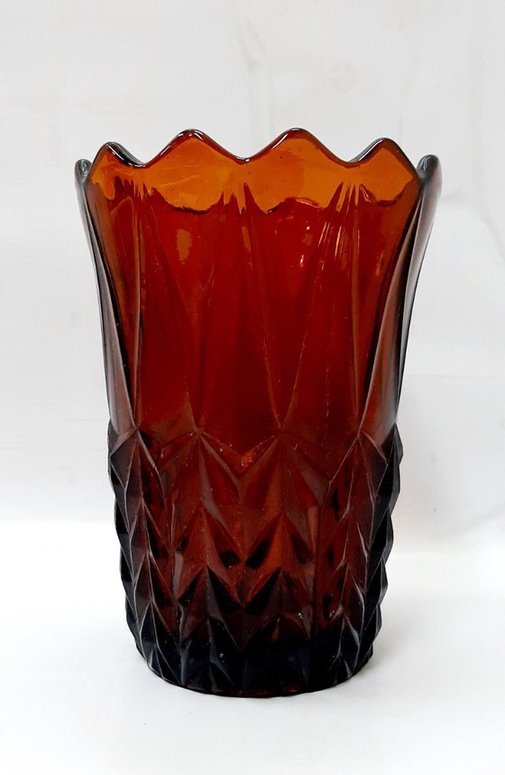Image 1 of Vintage zware vaas van geperst amberkleurig glas