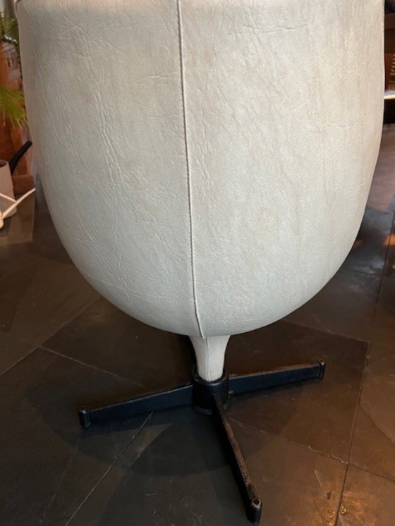 Image 1 of 8 draaistoelen Pierre G