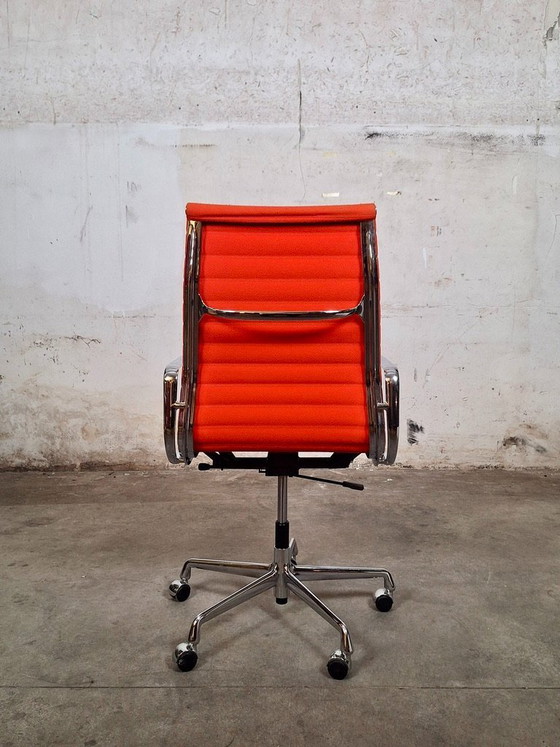 Image 1 of Vitra EA 119 in hautfarbenem Orange auf Rollen