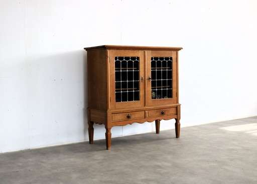 Brutalist Deense vitrinekast