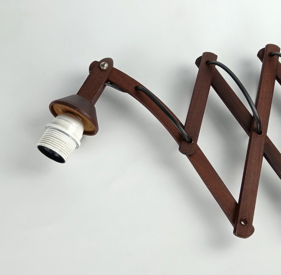 Image 1 of Midcentury moderne accordeonlamp in massief teakhout, 1960