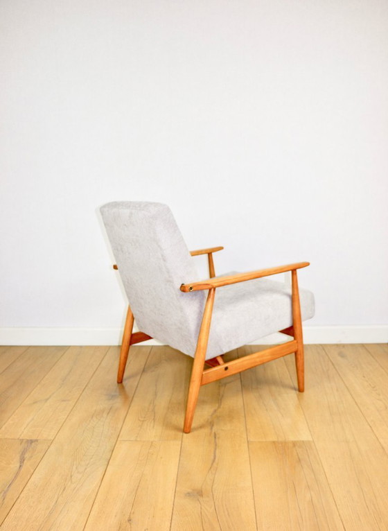 Image 1 of Sillón 'Lis', década de 1970, madera clara color beige, diseño de Henryk Lis.